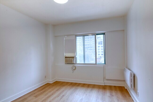 Photo du bâtiment - 3455 Rue Aylmer