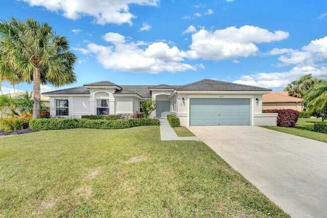 Foto del edificio - 3833 Cypress Lake Dr