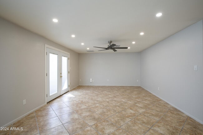Building Photo - 14225 N 39th Way