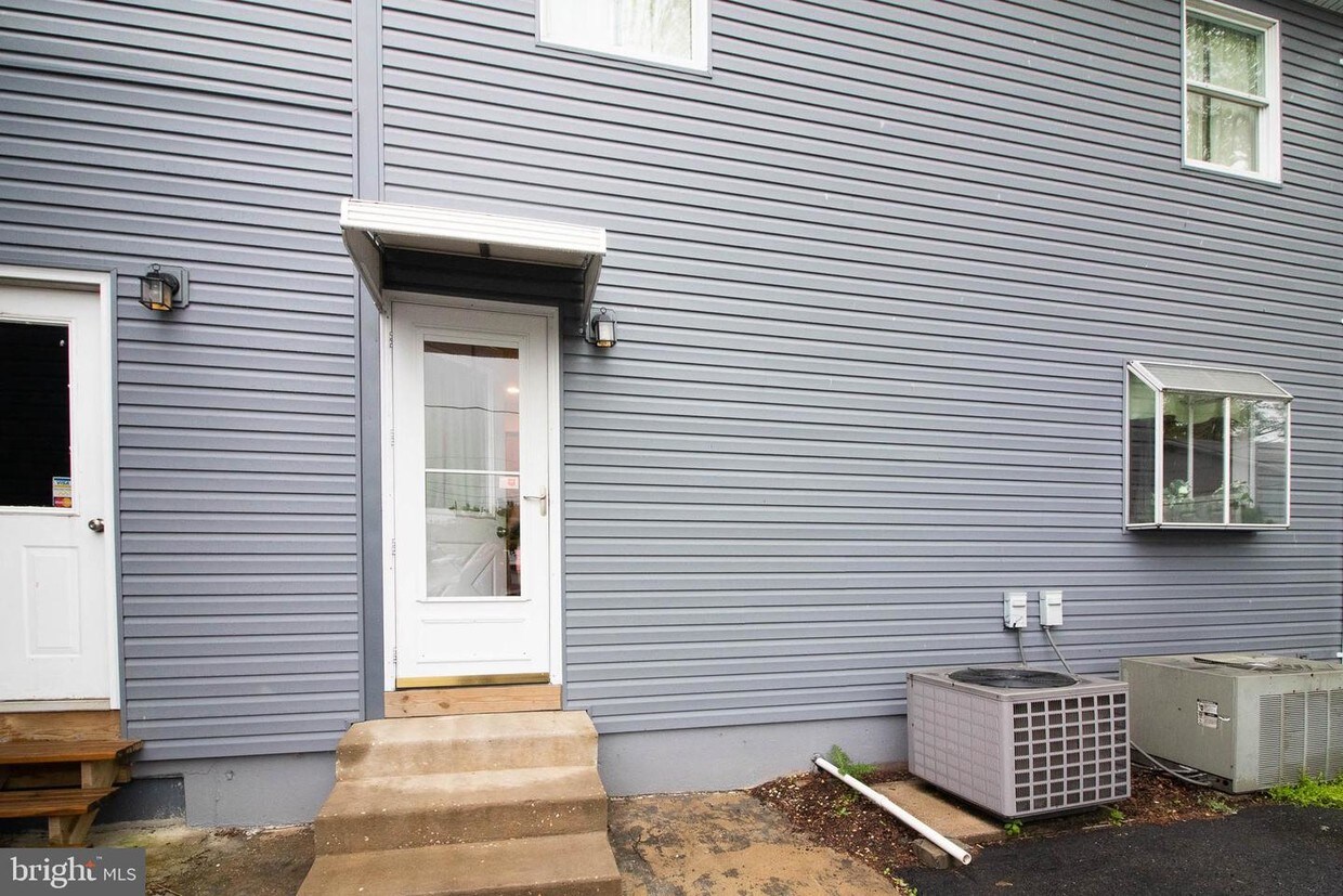 Primary Photo - 109 E Camden Ave