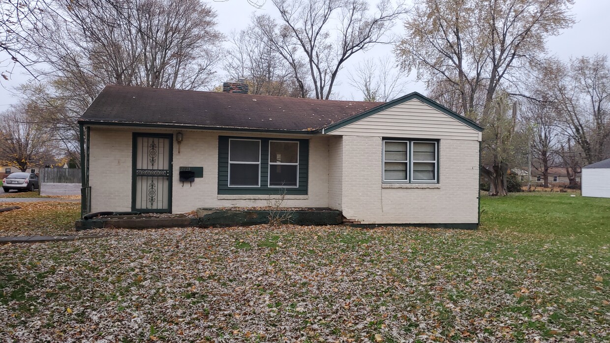 Primary Photo - 2121 Euclid Dr