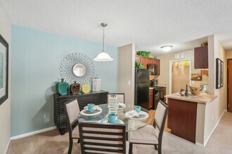 Building Photo - Glens of Northville Apartments