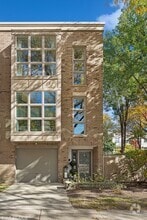 Building Photo - 2301 N Wayne Ave
