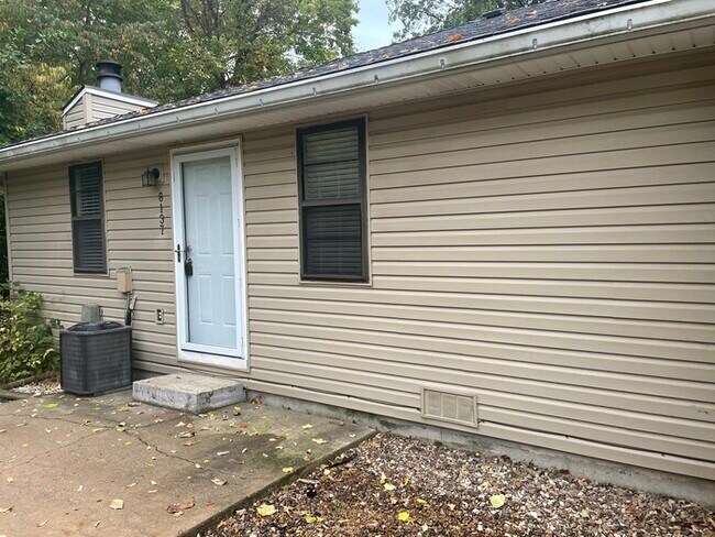 Building Photo - Updated Town Home In Park Hill School Dist...