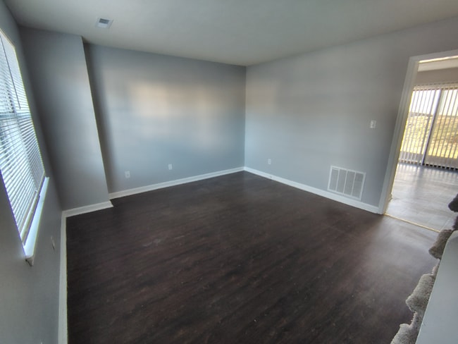 Building Photo - 16 Duiguid Dr