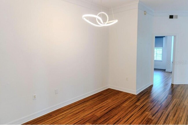 Foto del edificio - 501 Mirasol Cir