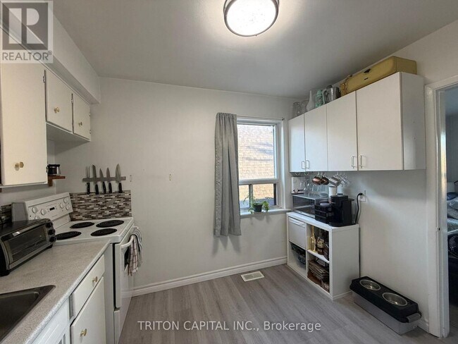 Photo du bâtiment - 114 SEVENTH STREET