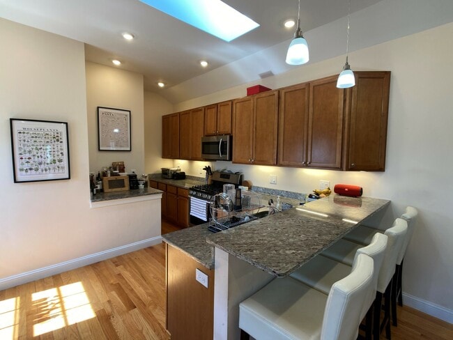 Building Photo - 14 Flint St