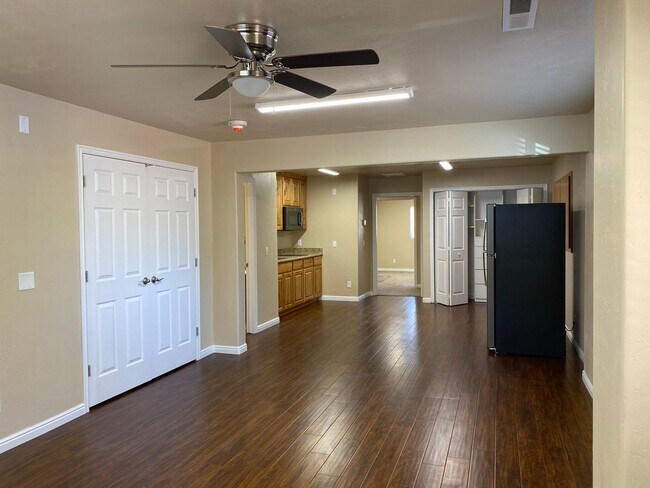 Foto del edificio - 1045 Canyon St