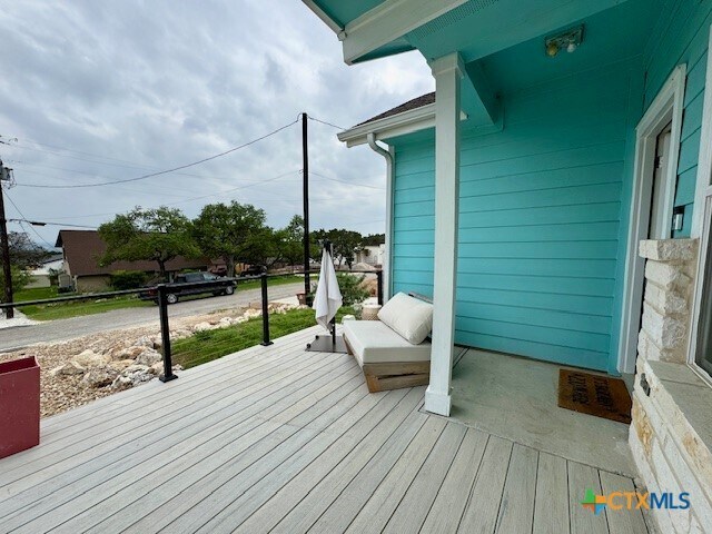 Building Photo - 1285 Live Oak Dr