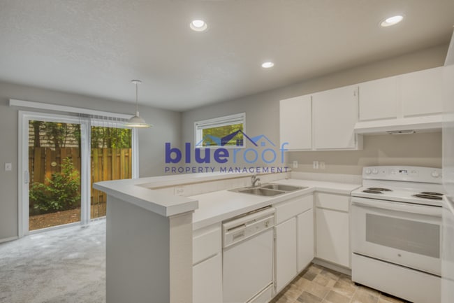 Building Photo - 520 SW 150th Ave