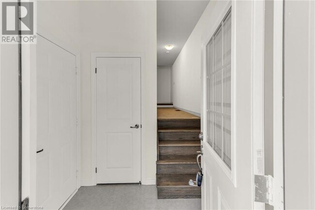 Building Photo - 305 Garner Rd W