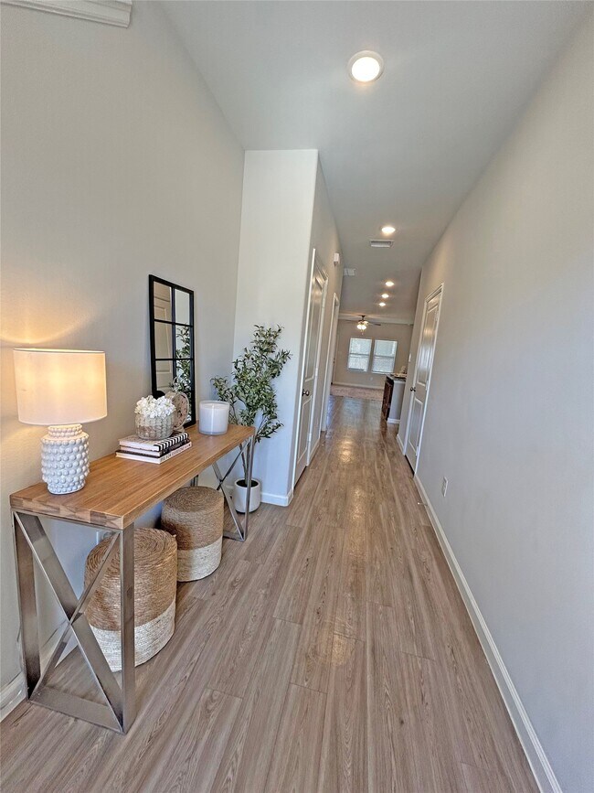 Foto del edificio - 8034 Peppercorn St