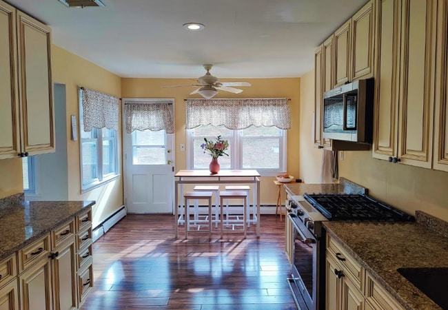 Building Photo - 184 Finmor Dr