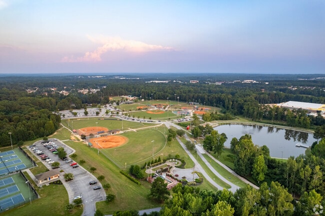Hunter Park offers residents several outdoor activities.