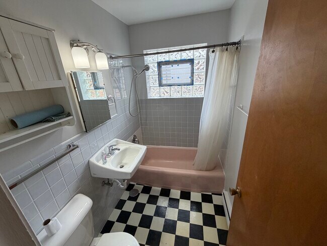 Baño - 17828 Park Ave