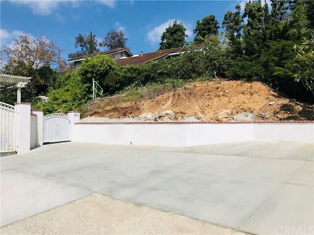 Building Photo - 27 Los Coyotes Dr