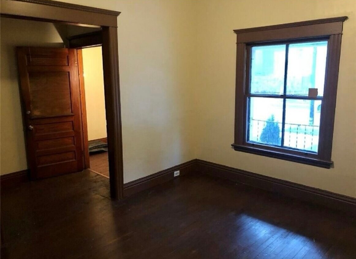 Foto principal - 77 Hughes Ave