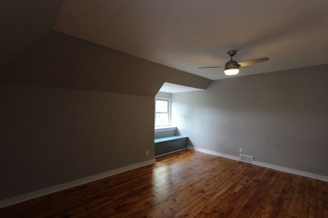 Building Photo - 6024 Jackson St