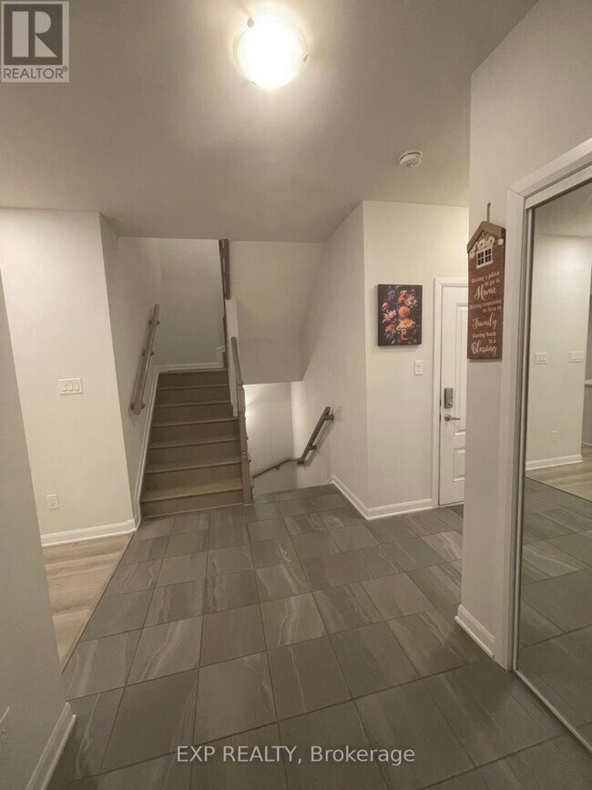 Building Photo - 1075 Ballyhale Hts