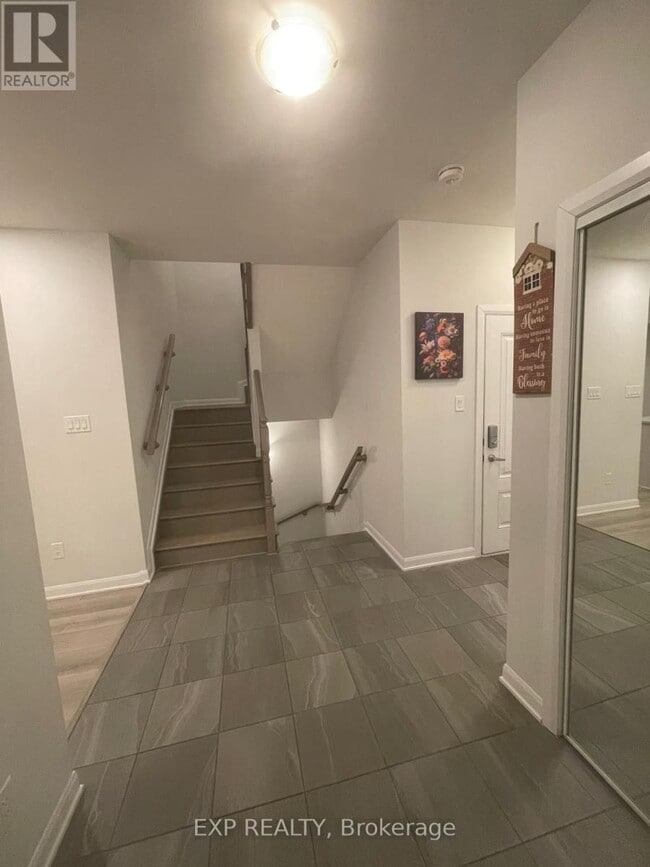 Photo du bâtiment - 1075 Ballyhale Hts