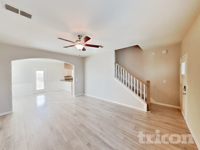 Building Photo - 2043 Shafer Dr