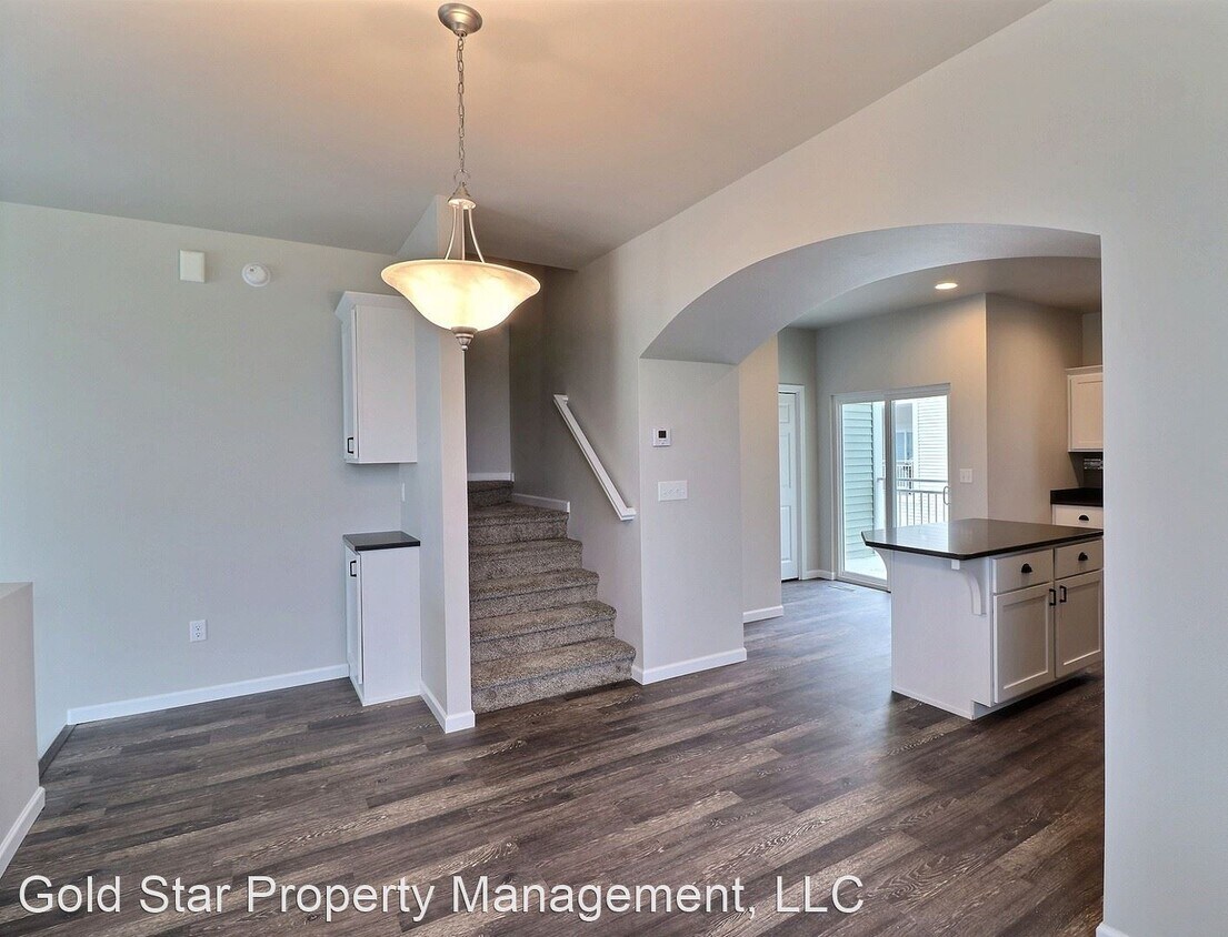 Primary Photo - 4 br, 2.5 bath House - 503D 33rd Way