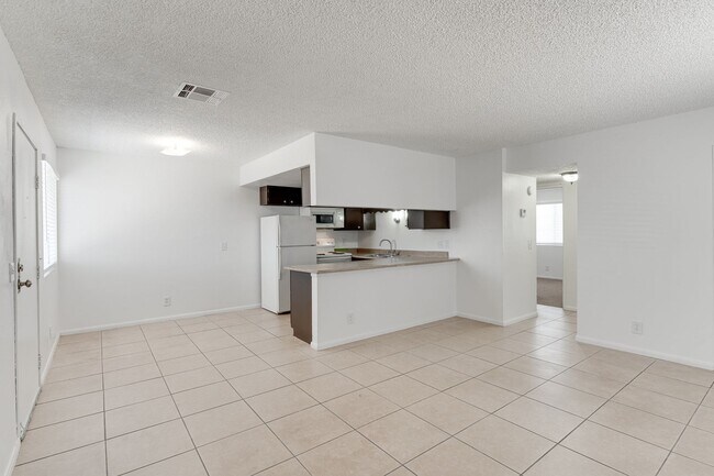 Foto del edificio - Effortless Living in a Cozy Hideaway