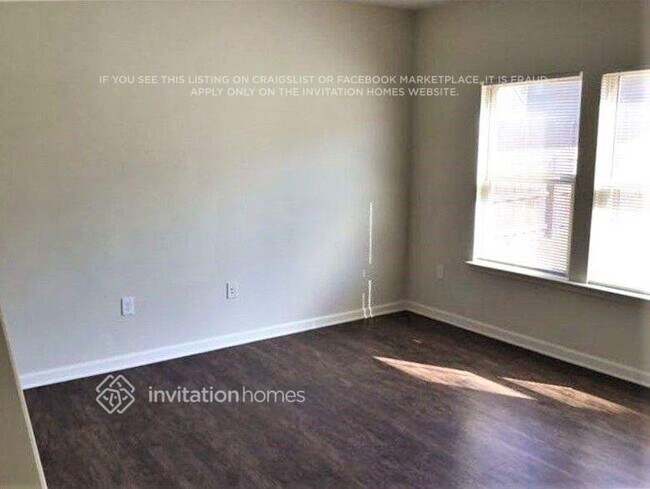 Foto del edificio - 490 Forrest Hills Dr