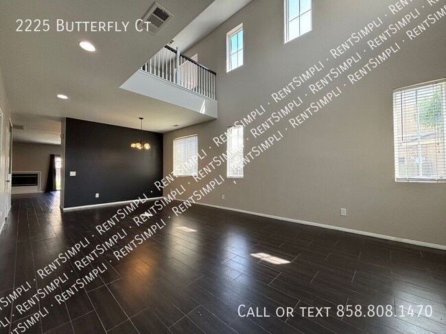 Foto del edificio - 2225 Butterfly Ct