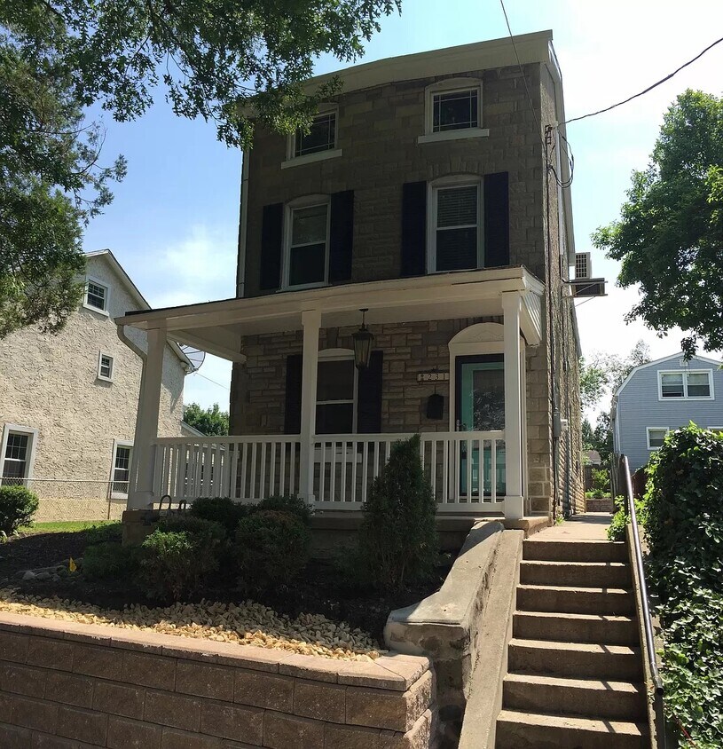 Photo - 231 East 6th