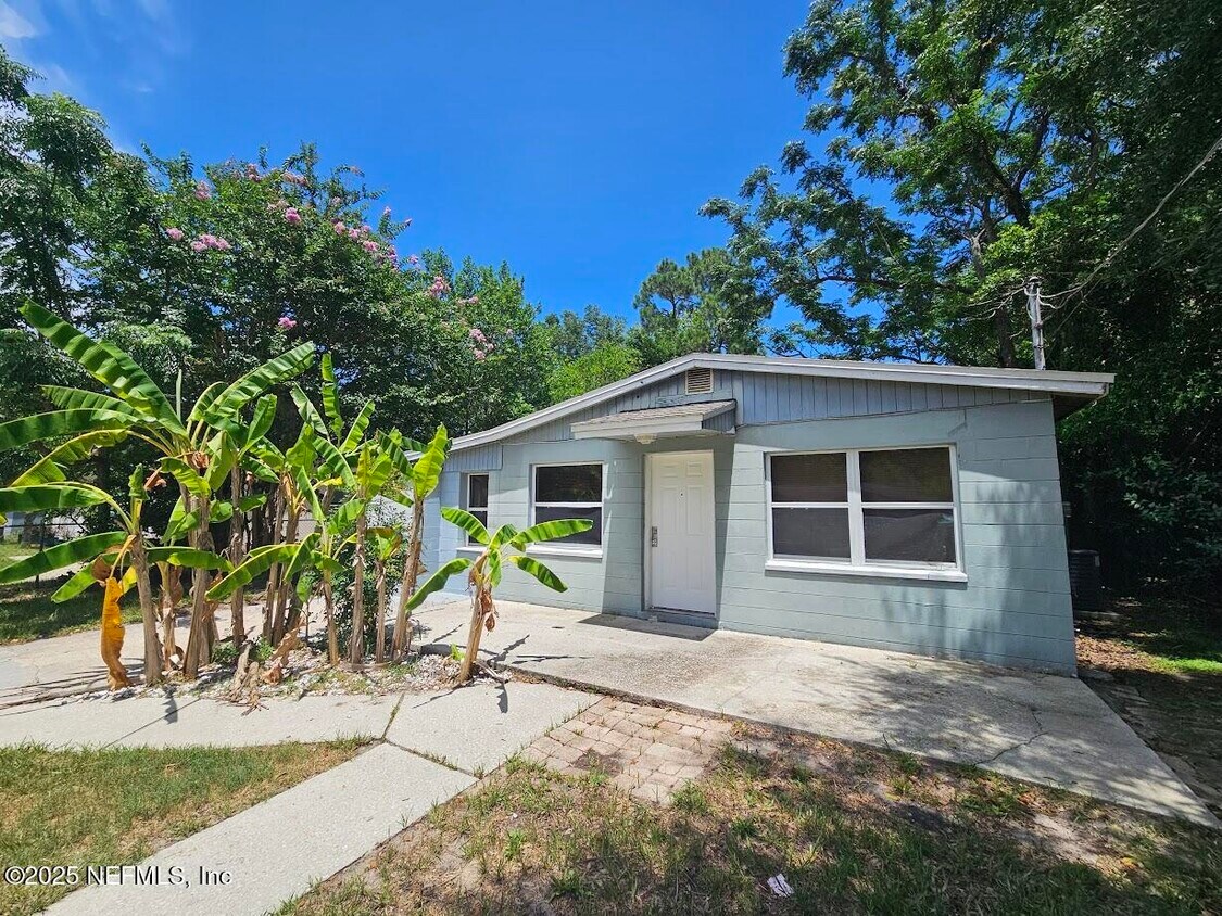 Foto principal - 3635 Brockway Rd