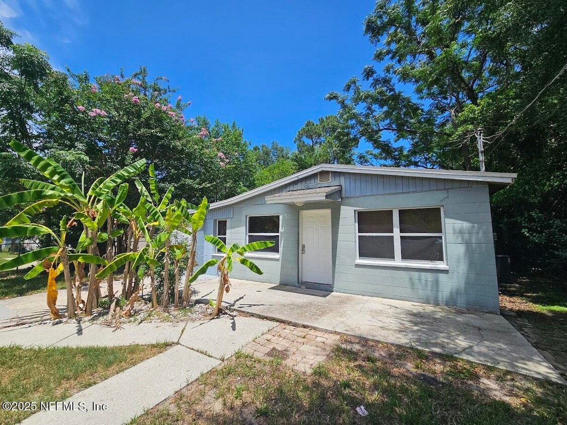 Primary Photo - 3635 Brockway Rd