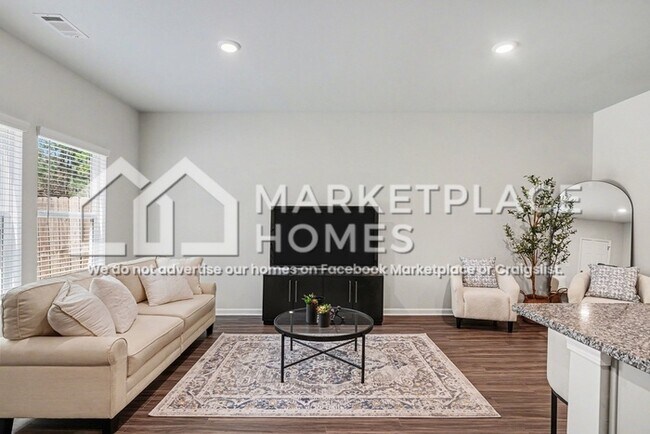 Building Photo - 425 Oakwood Dr NW