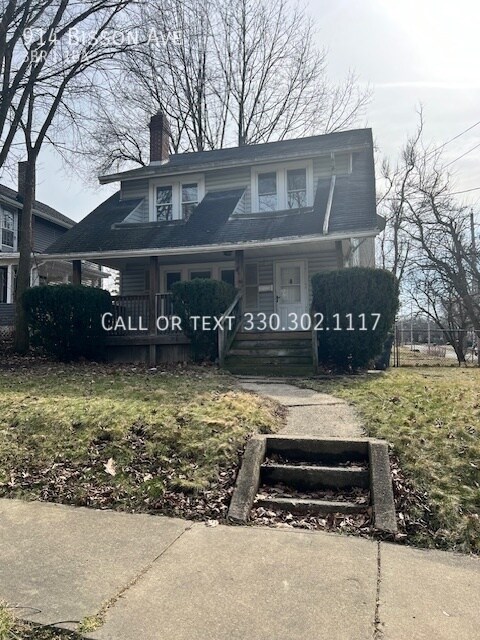 Primary Photo - Three bedroom home for rent - Akron