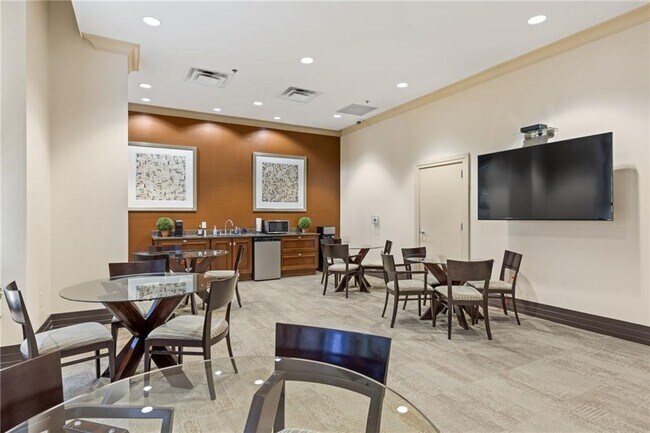 Building Photo - 3040 Peachtree Rd NW