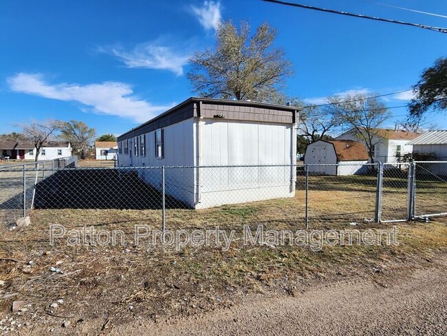 Building Photo - 1412 S Nance St