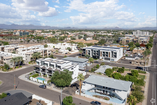 Foto aérea - Old Town South Condominiums