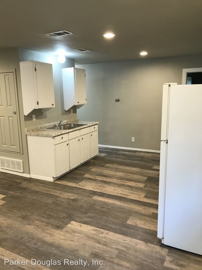Building Photo - 2 br, 1 bath House - 389 Shotgun Dr.