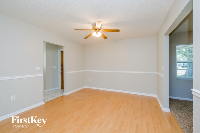 Building Photo - 2416 Timbercreek Loop W