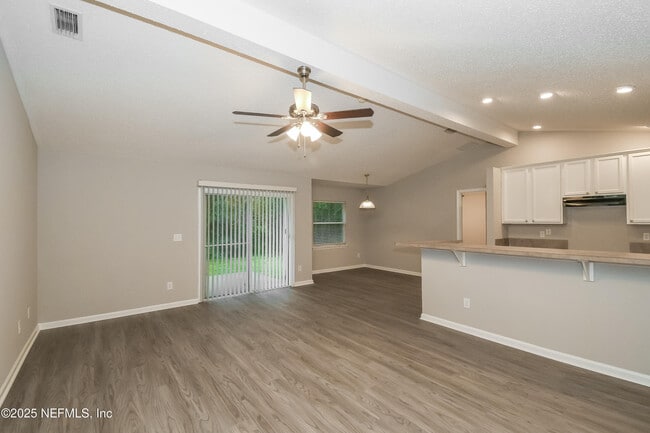 Building Photo - 14297 Fish Eagle Dr E