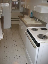 Building Photo - 208 Winthrop Rd