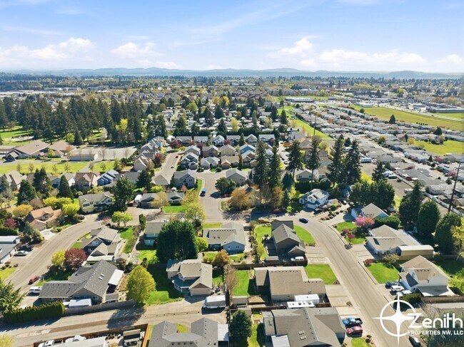 Foto del edificio - 16718 NE 7th St