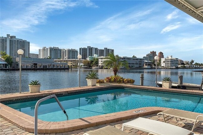 Foto del edificio - 2900 NE 30th St