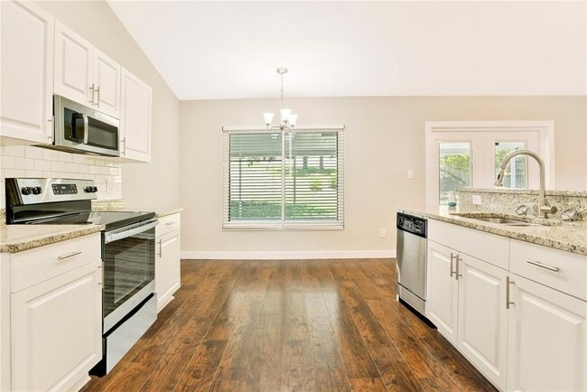 Building Photo - 15528 Hidden Lake Cir
