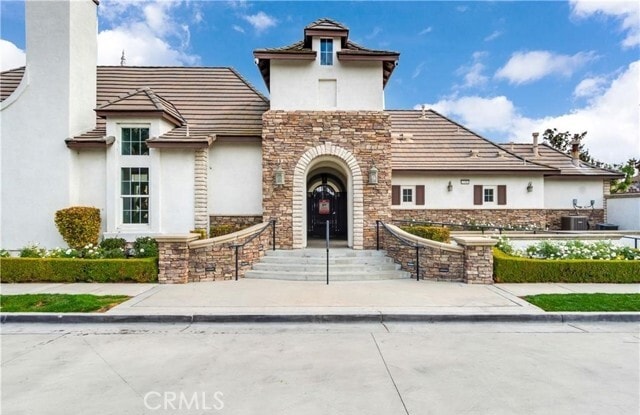 Building Photo - 13563 Mashona Ave