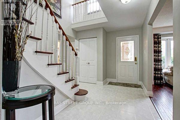 Building Photo - 10 Blenheim Dr