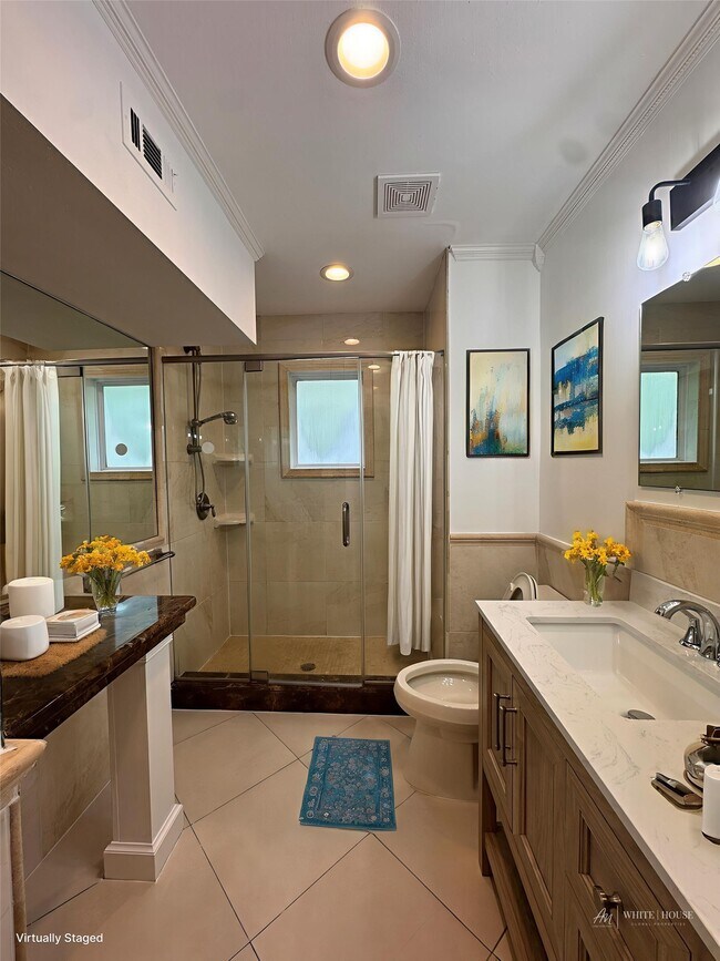 Foto del edificio - 1101 E 7th St