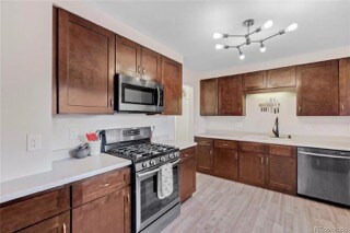 Kitchen - 8650 Norwich St