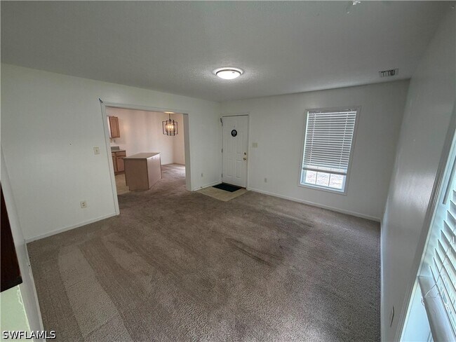 Building Photo - 250 Leawood Cir